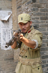 组图：《孤军英雄》佟悦余皑磊倾情演绎