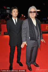 幻灯图集：《毛毛虫》首映 若松孝二携男主角亮相