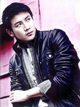 陆毅蓄须演绎杂志大片 成熟潮男气质温暖