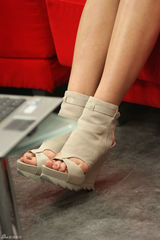 高清图：刘若英桂纶镁Angelababy聊《全球热恋》