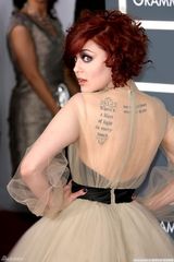 高清图：格莱美红毯 安娜-奈里克蓬蓬纱裙俏皮