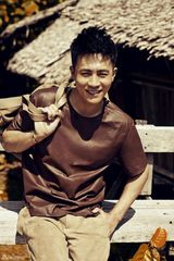 组图：杜淳全新大片潇洒不羁 央视春晚紧张彩排