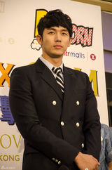 高清组图：2AM香港火热开唱 个人舞台技压全场