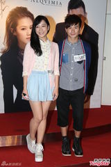 组图：《烂滚夫妻》首映 杜汶泽周秀娜造势