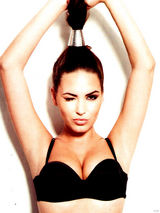 组图：嫩模萨宾半裸豪放秀美乳 翘臀热辣勾人