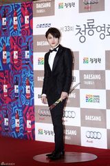 组图：韩国电影青龙奖首尔举行 红毯众星云集