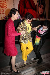 组图：白雪仙不敢上台怕吓人 陈宝珠怕师傅