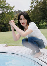 高清组图：深田恭子登杂志封面 28岁轻熟小女人