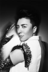 组图：曹轩宾新造型曝光 黑白色调预示突破新生