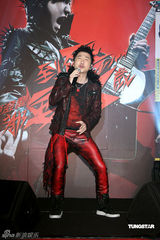 幻灯：庾澄庆“到死都要18岁” 有望泳渡日月潭