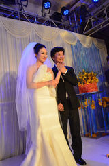 组图：导演黄健中儿子大婚 田华张纪中等群星捧场