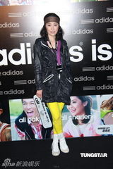 组图：阿SA慈善赚钱两不误 陈奕迅呼吁大家惜福