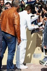 高清组图：电影《生命之树》发布会 皮特白衣翩翩