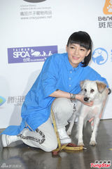 高清图：范晓萱拍微电影探讨动物虐待议题