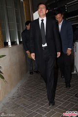 组图：邵逸夫长子现身殡仪馆 无线高层协助设灵