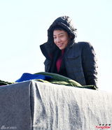 组图：撒贝宁长城玩自虐 零下10度录节目打哆嗦