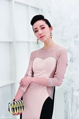 组图：韩雪登杂志封面 显优雅淑女本质