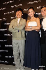 高清组图：刘涛秀白皙香肩 和成龙、F1车手同台