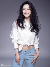 组图：袁姗姗最新写真曝光 诠释性感文艺范儿