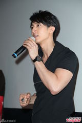 组图：吴尊粉丝包场《杨家将》现场互动融洽