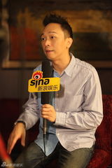 组图：对话黄家强 称家驹带走了乐队合作精神