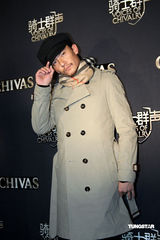 幻灯：阮经天郑元畅等现身骑士派对 信卖力演出