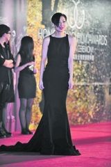 组图：金像奖红毯秀粉嫩提神 蛇精出洞仙女赴会