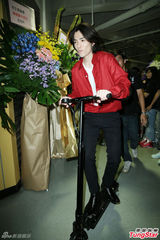 组图：林俊杰小巨蛋开唱 萧敬腾林志颖等助阵