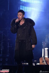 组图：A-Lin落泪小宇忙救场 信旋风登台引高潮