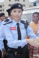 组图：《女警爱作战》开机谢天华扮记者拍照