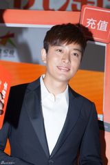 组图：贾乃亮助阵活动阳光亲和 与粉丝互动