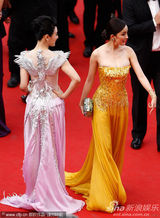 组图：杨幂陈廷嘉助阵《锈与骨》 单色礼服华美大方