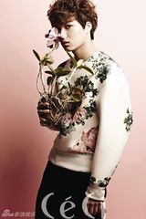 高清图：韩团EXO花美男时尚大片浪漫惹眼