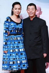 组图：冯小刚夫妇携女亮相红毯 圈内好友捧场