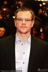 组图：《应许之地》首映 简-方达穿皮草助阵