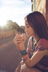 组图：陈彦妃异域写真大片 性感演绎勇敢远行