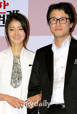 组图：韩片《危险的见面礼》试映 李诗英爱上宋清晨