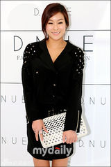 组图：赵尹熙韩高恩出席活动 时尚装扮引潮流