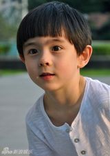 组图：中美混血小帅哥被称林志颖尼坤结合体