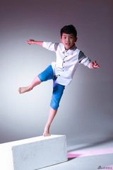 组图：童星黄敬冉帅气可爱写真曝光