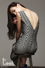 高清组图：韩星尹胜雅时尚写真 干练帅气秀美背