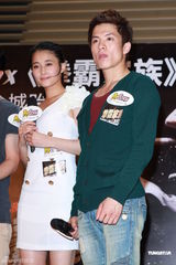 组图：《拳霸家族》香港秀武术 男女主角帅气对打