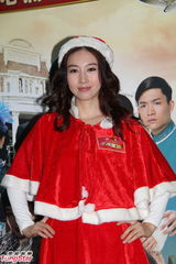 组图：《名媛望族》剧组齐聚宣传 杨怡压力大长痘