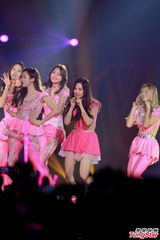 组图：少女时代香港开唱 劲歌热舞齐秀美腿