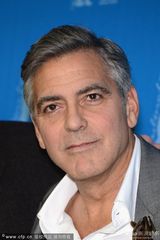 组图：《古迹卫士》克鲁尼与马特达蒙搭肩搞怪