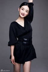 组图：朱杰全新写真性感多变 静若止水动若雀鸟