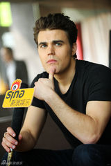 组图：新浪娱乐独家对话《吸血鬼》韦斯利