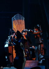 组图：李宇春北京开唱 歌迷高喊你好漂亮