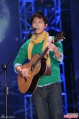 组图：严爵挑战唱跳险破音 林俊杰压轴热舞