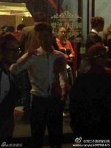 组图：崔始源现广西 疑开拍中国版《继承者》